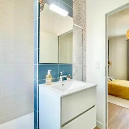 The Wild I Close To Downtown And The Σαιν-Ναζαίρ