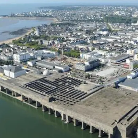 The Wild I Close To Downtown And The Apartment *